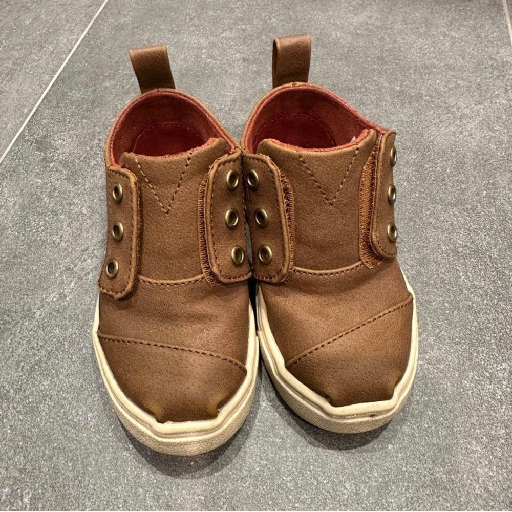 Toddler Boys’ Toms Shoes Size 5